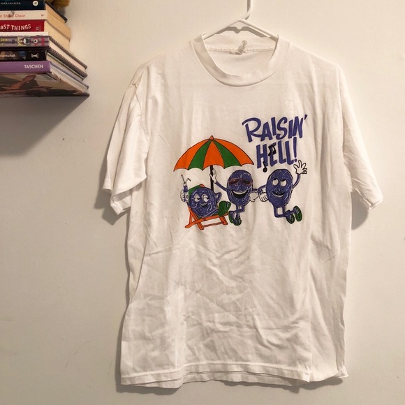 raisin hell tee